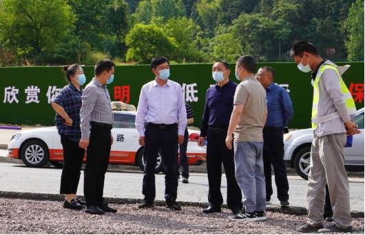 六安市公路管理處黨委書(shū)記、主任楊廣來(lái)一行蒞臨指導(dǎo)我司項(xiàng)目